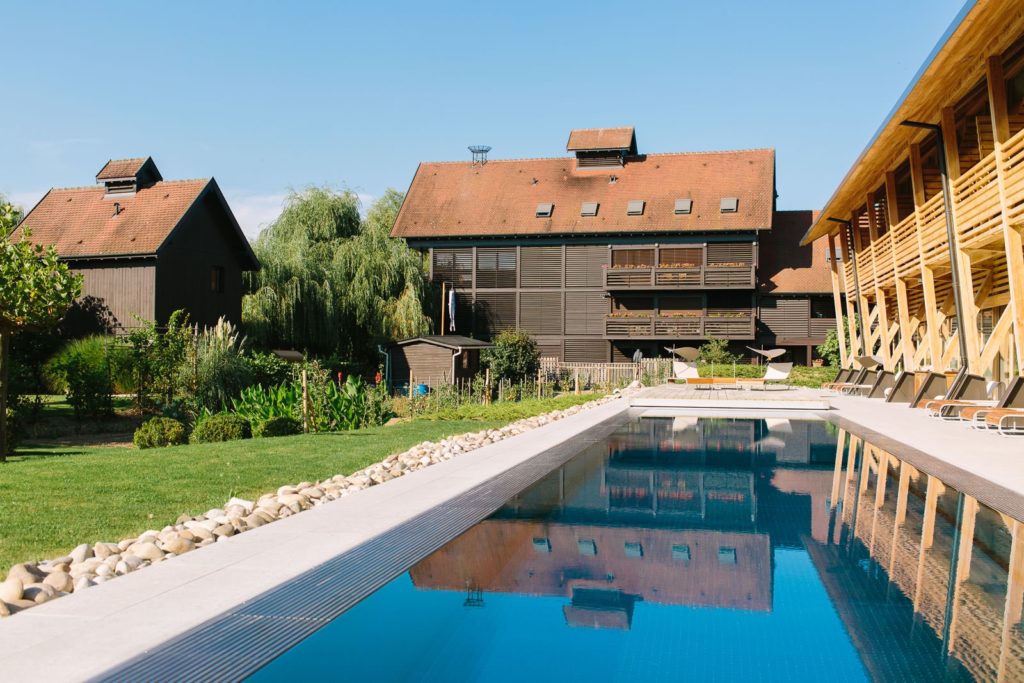 photo immobilier Strasbourg Alsace hotel avec piscine et jardin 1 extérieur